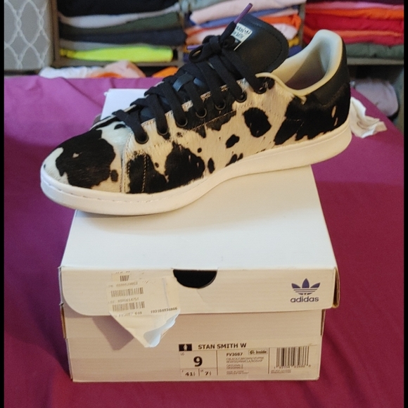 Shoe - Picture 2 of 2